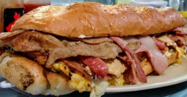 Tortas Gigantes El Crucero food