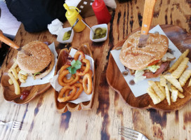 Zihua Burguers food