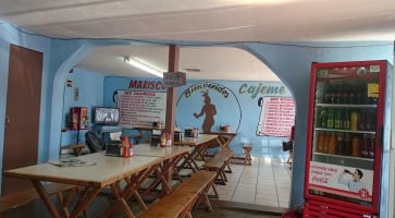 Mariscos Cajem inside