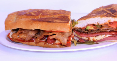 Super Tortas La Michoacana food