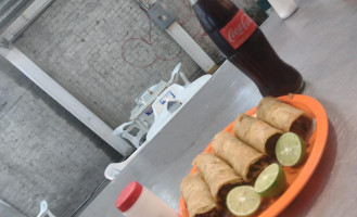 Taquería Chepa (güero) food