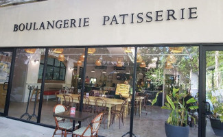 Café Antoinette inside