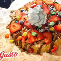 Gusto Waffles food