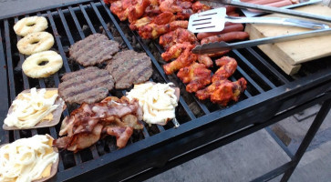 Wings And Hamburguer Emm. food