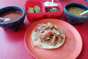 Taqueria El Pirul food