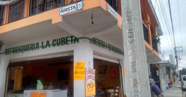 LONCHERIA LA CUBETA outside