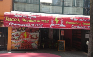 El Rayo Pibil outside