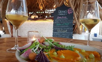 Primitivo Tulum food