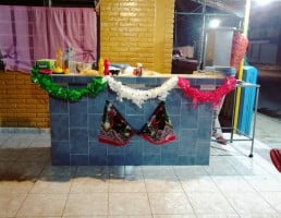 Taqueria Castan Ll food