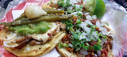 Taquería El Chilango food