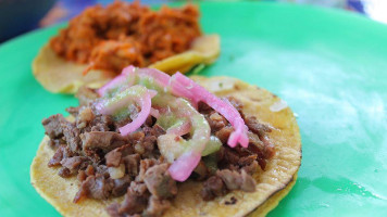 Taquería La Pochota food