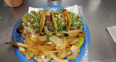 Taquería La Chilaca food