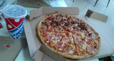 Domino's Unach food