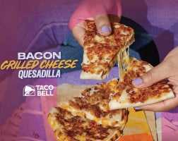 Taco Bell Calle 50 food