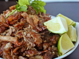 Carnitas Garu food