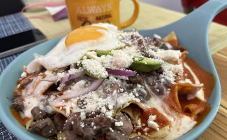 Don Moctezuma, Chilaquiles De Barrio food