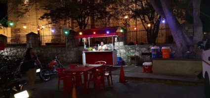 Taquería Chachos outside