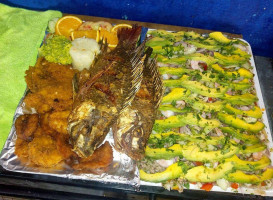 Mariscos El Mayo food