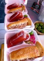 Tortas Ahogadas La Tapatía food