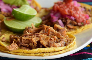 Gorditas Y Tacos Las Carnichis food