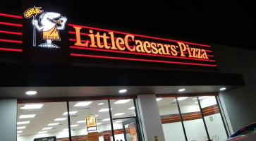 Little Caesars Pizza outside