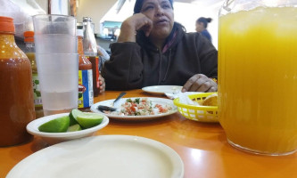 Mariscos Los Delfines, México food