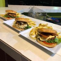 Hamburguesas Y Sandwich food