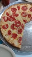 Serafin Pizzas food