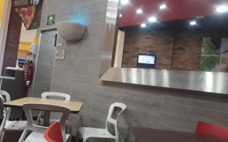 Pizza Hut Valle De Chalco inside