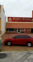 Pollo Feliz outside