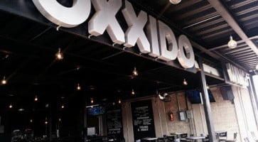 Oxxido Wings inside