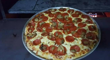 Martinis Pizza food