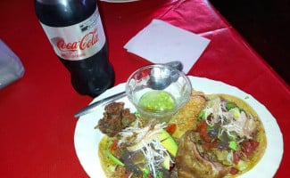 El Amigo Casiano Flamboyanes. food