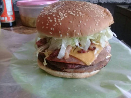 Chelina's Burger food