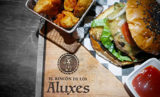 El Rincón De Los Aluxes food