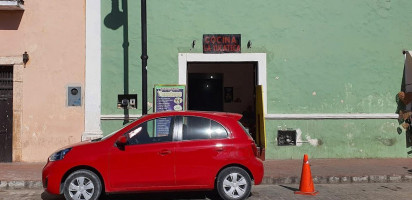 Cocina La Yucateca outside