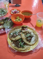 Taquería El Dumbo food