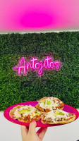 Antojitos Los Gueros food