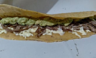 El Taquerris food