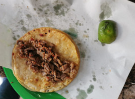 Taquería Calvillos food