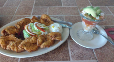 Mariscos La Laguna food