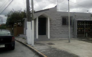 La Antojería outside