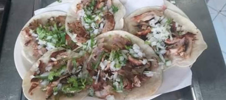 Tacos El Chente food