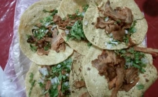 Tacos Los Pioneros food