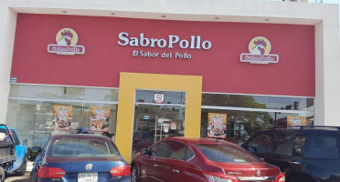 Sabro Pollo outside