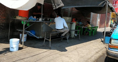 Tacos Zavala Don Luis outside