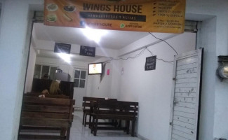 Wings House food