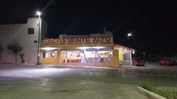 Tacos Monte Alto outside