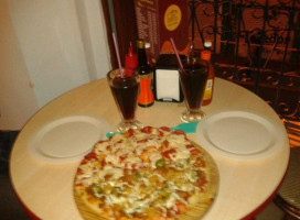 Pizzas Torres food