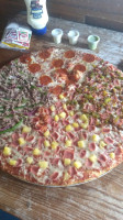 The Gogo's Pizza food